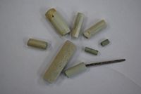 부여 송국리유적_002_대롱옥과 석재 뚜르개_2011_고고_제4유형.jpg이미지